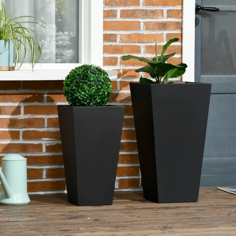 Planters & Gardening