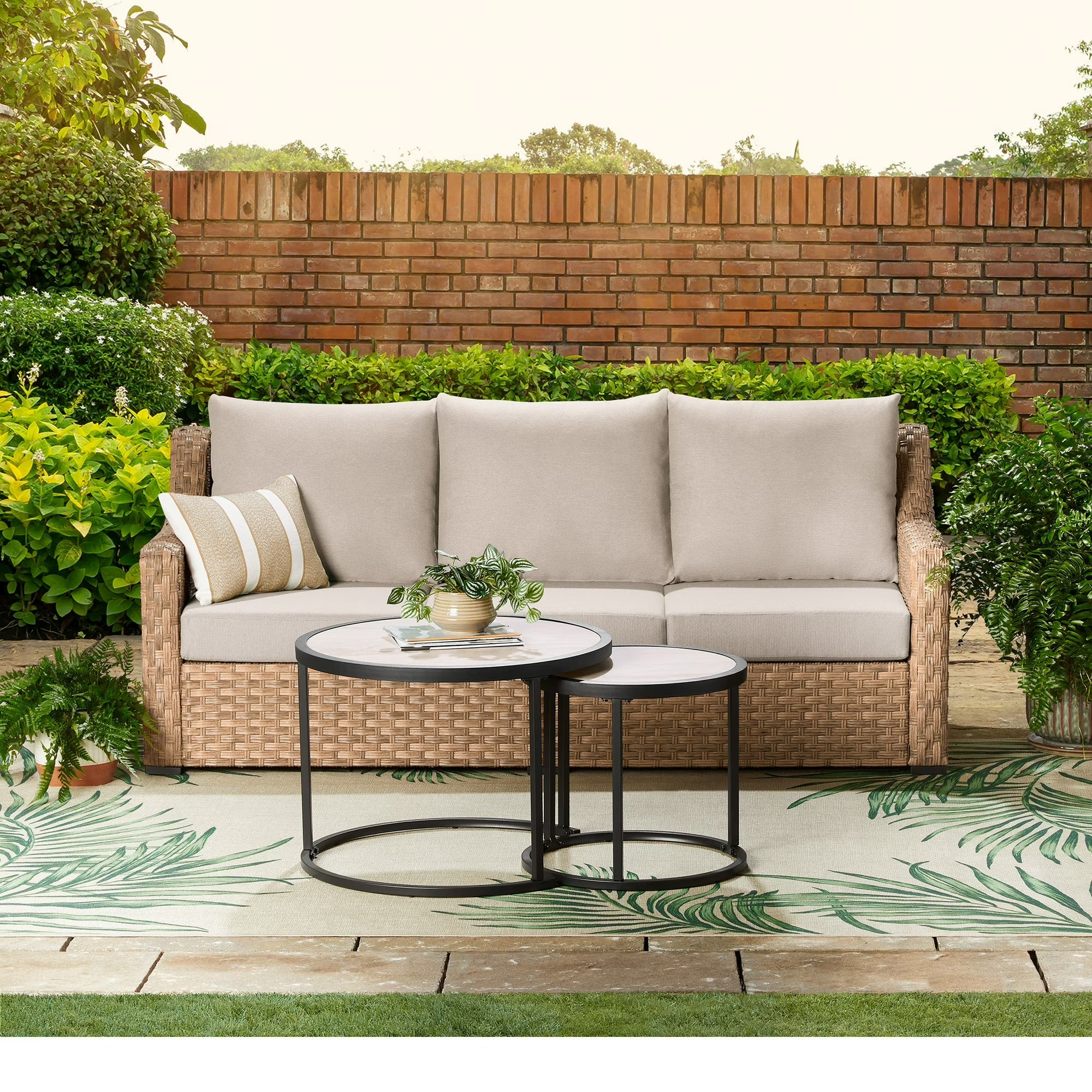 Outdoor 5-Piece Wicker Conversation set